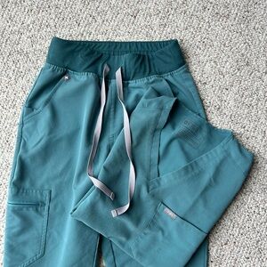 Figs Cactus high waisted joggers and top